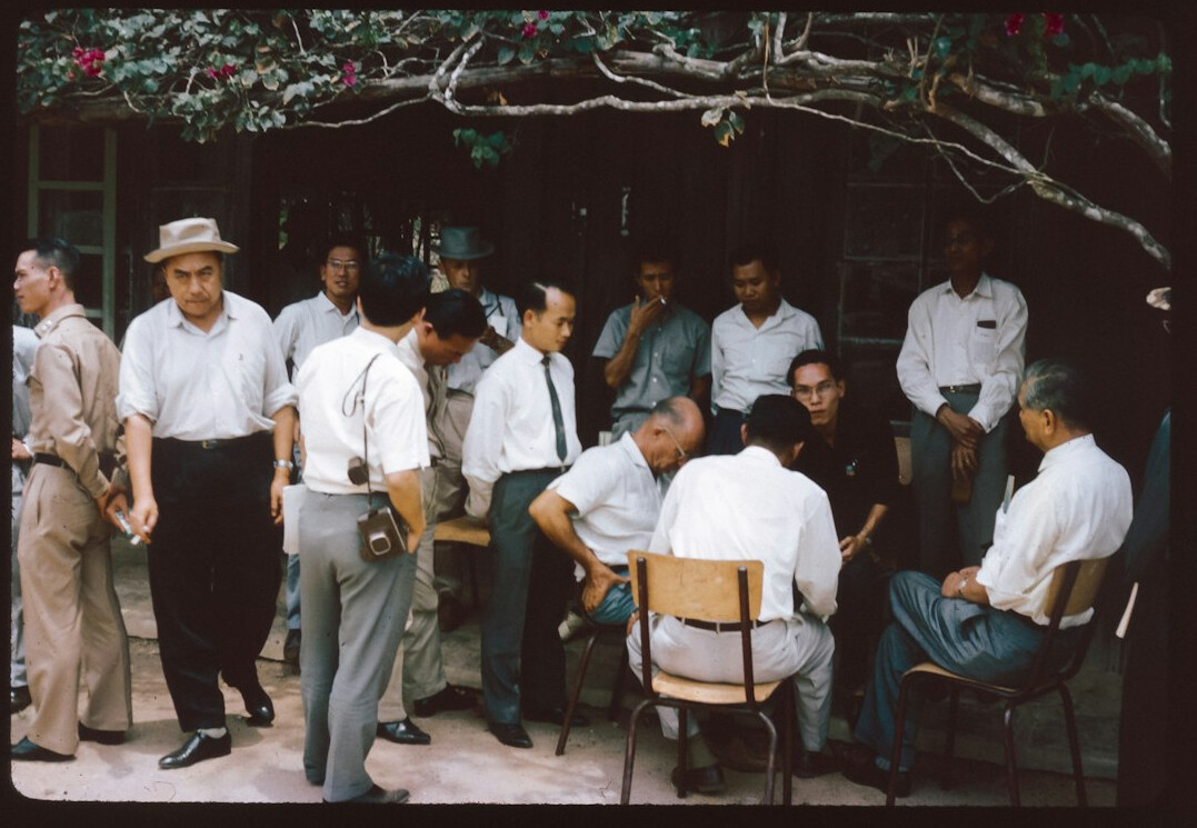group discussion on politics